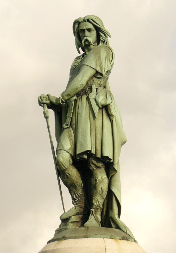 L'une des plus célèbres représentation de Vercingétorix, la statue d'Aimé Milet à Alise-Sainte-Reine.