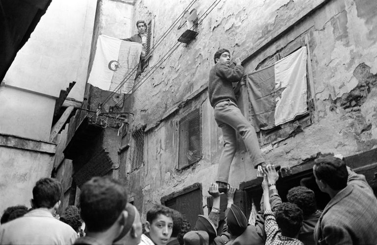 Le massacre d'Oran du 5 juillet 1962 . 1729084_6_8834_le-5-juillet-1962-a-alger_dca1750b1a25074ed010013d6f8e6dcc