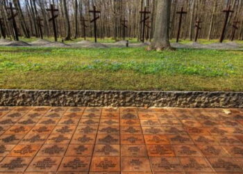 Un lieutenant-colonel américain, témoin des fosses de Katyn (avril 1943)