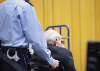L’Allemagne continue à se déshonorer en jugeant des vieillards 75 ans après les faits