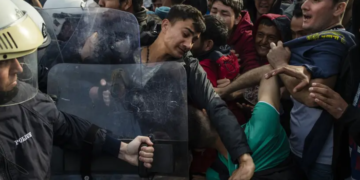 Coup de filet de la police grecque chez les ONG pro-invasion