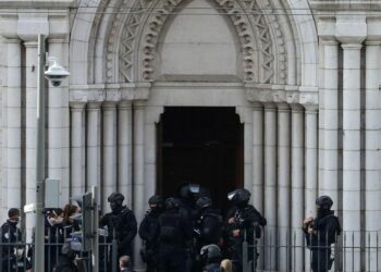 Continuité républicaine : un musulman égorge des fidèles dans une église