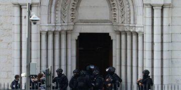 Continuité républicaine : un musulman égorge des fidèles dans une église