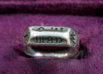 L’anneau de sainte Jeanne d’Arc exposé à Rouen