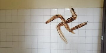 Antifascisme (et journalisme) de pissotière