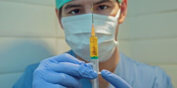 Tyrannie vaccinatoire : les Co-Labos