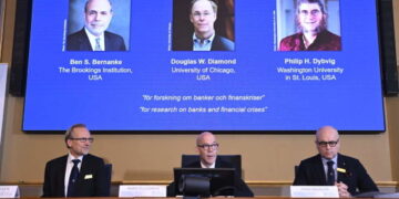 Le nouveau Nobel d&rsquo;économie loue la politique budgétaire d’Adolf Hitler