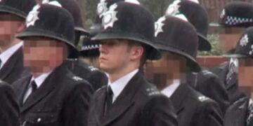 Le Royaume-Uni emprisonne un policier pour appartenance au mouvement « National Action »