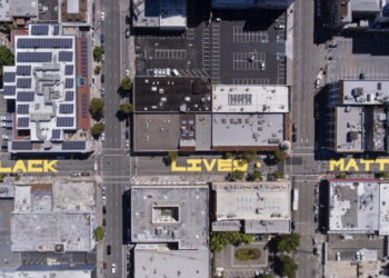 La maire « Black Live Matter » d’Oakland contrainte de faire machine arrière sur la réduction de la police face à la flambée de violence