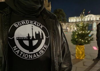 Bordeaux nationaliste offre un « arbre mort » – sapin de Noël – à Pierre Hurmic