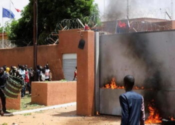 France – Afrique : chacun chez soi !