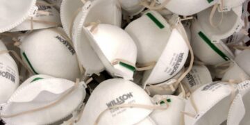 Le rédacteur médical de CBS estime que les Américains devraient porter DEUX masques