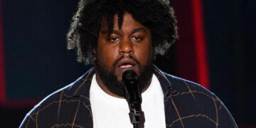 Haute culture contemporaine : un noir obèse et homosexuel fait chialer Marc Lavoine avec le « Chant des partisans »