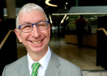 Jeremy Godfrey : le nouveau visage de la censure en Irlande et en Europe