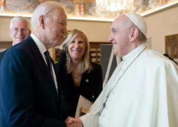 « L’action destructrice de Bergoglio ne connait aucun répit dans le silence étonnant des cardinaux et des évêques » – Mgr Carlo Maria Viganò