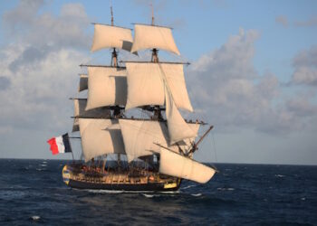 L’Hermione, de l’imposture navale à la propagande idéologique : une publicité motorisée pour la « démocrassie »