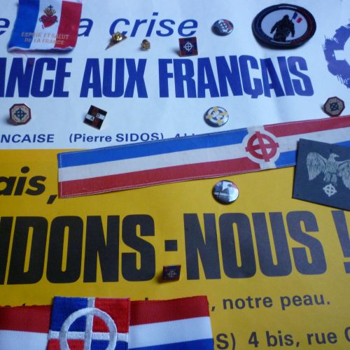 Insigne, écusson, brassard, pins