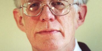 William-Luther Pierce, défenseur américain de la race blanche
