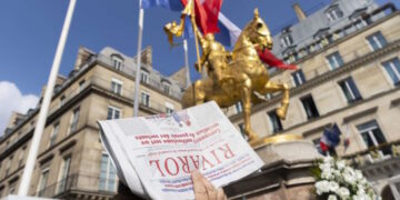 RIVAROL interdit de vente à Auchan, Cultura, Carrefour, Monoprix, Relay, Super U…