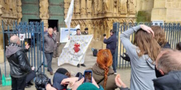 Les antifas se déchaînent devant la cathédrale de Metz et s&rsquo;en prennent aux chrétiens en prière