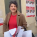 Déferlement de haine sioniste contre Sophie Pommier, coupable d’avoir arraché des affiches de propagande israélienne