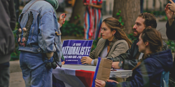 À Paris, la méthode Charlie Kirk s’installe devant les facs