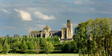 L&rsquo;écrivain Ken Follett offre 148.000 euros pour restaurer la cathédrale de Dol-de-Bretagne