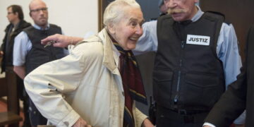 Chronique du révisionnisme : Ursula Haverbeck en prison, décès de Günter Deckert et « crimes de guerre » russes