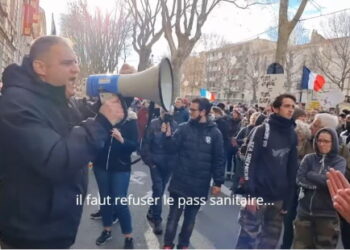 « Macron en prison ! » – Perpignan – 8 janvier 2022