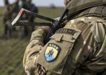 Deux membres d’Azov condamnés pour des crimes contre les civils