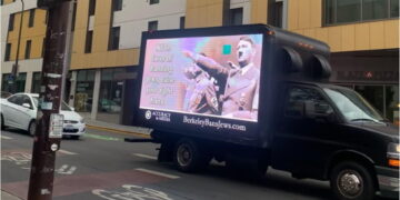 USA : Hitler circule en fourgon publicitaire à Berkeley en pleine polémique sur des « zones libres de Juifs » sur les campus