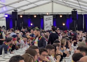 Pourquoi la gauche aime les raves illégales et déteste les banquets français ?