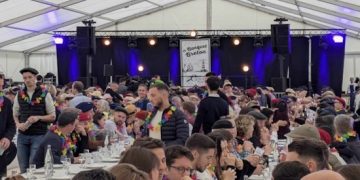 Pourquoi la gauche aime les raves illégales et déteste les banquets français ?