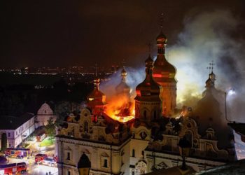 Macron, Barrot et les églises qui brûlent… en Ukraine