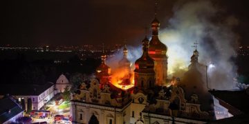 Macron, Barrot et les églises qui brûlent… en Ukraine