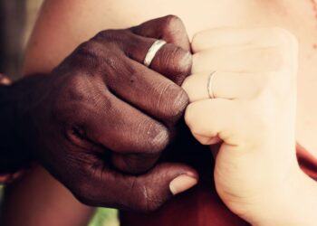 Démantèlement d’un réseau de mariages blancs qui opérait depuis 20 ans dans toute la France