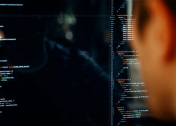 Quinquennat Macron : cinq années vers la société de flicage, de surveillance et de censure