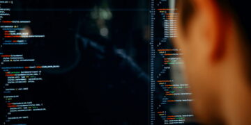 Quinquennat Macron : cinq années vers la société de flicage, de surveillance et de censure