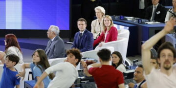 L’Union européenne de Macron et von Der Leyen, sous LSD !