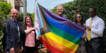 L&rsquo;ambassade américaine à Beyrouth hisse le drapeau LGBT arc-en-ciel
