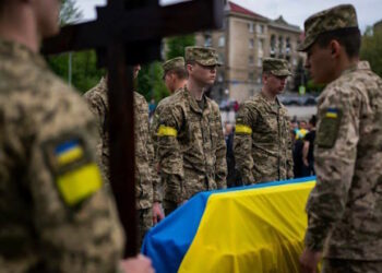 La « stratégie » militaire de Kiev : se battre sans compter les pertes