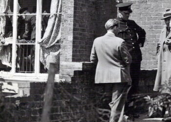 La France, qui a toujours refusé d’extrader l’activiste sioniste Misrahi vers l’Angleterre, exige que Reynouard lui soit livré