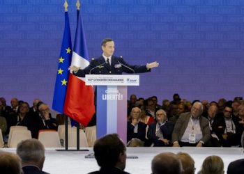 « Les Français doivent être prêts à perdre leurs enfants » et « souffrir économiquement » – Général Fabien Mandon