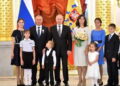 Vladimir Poutine décrète jour férié le 8 juillet, fête de la famille, de l&rsquo;amour et de la fidélité