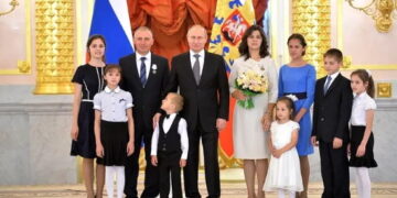 Vladimir Poutine décrète jour férié le 8 juillet, fête de la famille, de l&rsquo;amour et de la fidélité