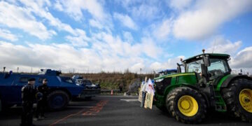 Invasion migratoire et paysannerie : le parti de l’étranger est à la manœuvre en France