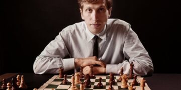 “Noir”, “blanc”, “attaque”… Un compte YouTube dédié aux échecs suspendu pour “contenu nuisible”