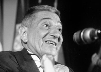 Jean-Louis Tixier-Vignancour, une robe noire au service de la France aux Français