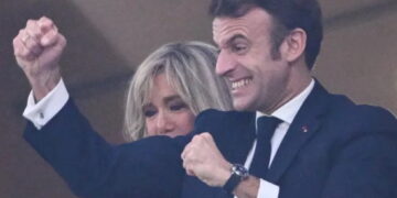 Championne des prélèvements obligatoires et de la dette, la Macronie continue de mener la France à la ruine