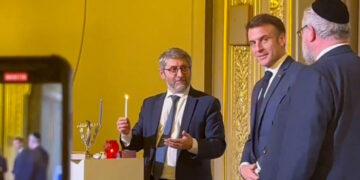 Bienvenue aux cortèges d’Hanouka mais sus aux crèches et aux saints de France !